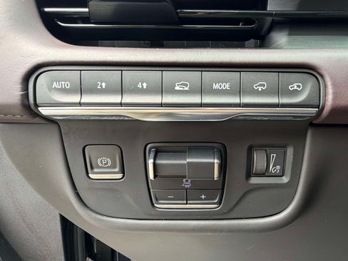 Certified 2022 Cadillac Escalade ESV Premium Luxury Platinum w/ LPO, Radiant Package AWD/4WD image 20