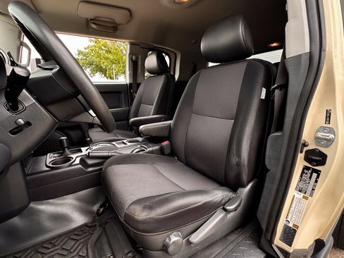 Used 2008 Toyota FJ Cruiser 4WD image 9