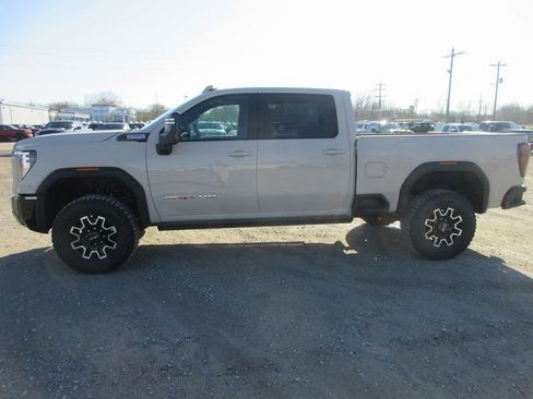 New 2026 GMC Sierra 2500 AT4X w/ LPO, Black Badging Package AWD/4WD image 9