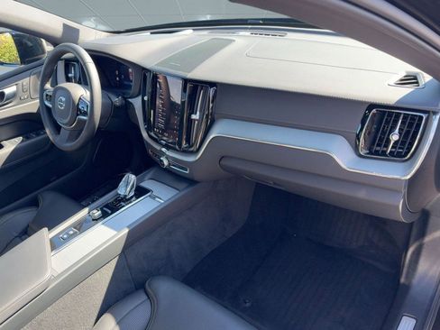 Certified 2024 Volvo XC60 B5 Ultimate image 31