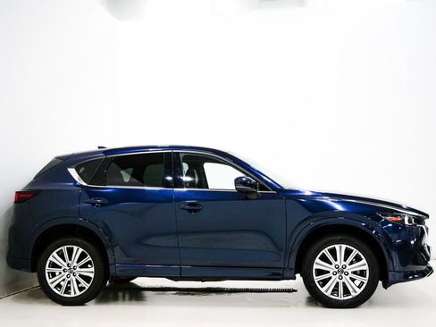 Used 2023 MAZDA CX-5 Signature AWD/4WD image 5