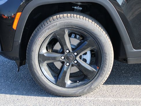 New 2026 Jeep Grand Cherokee Limited w/ Limited Altitude Package AWD/4WD image 40