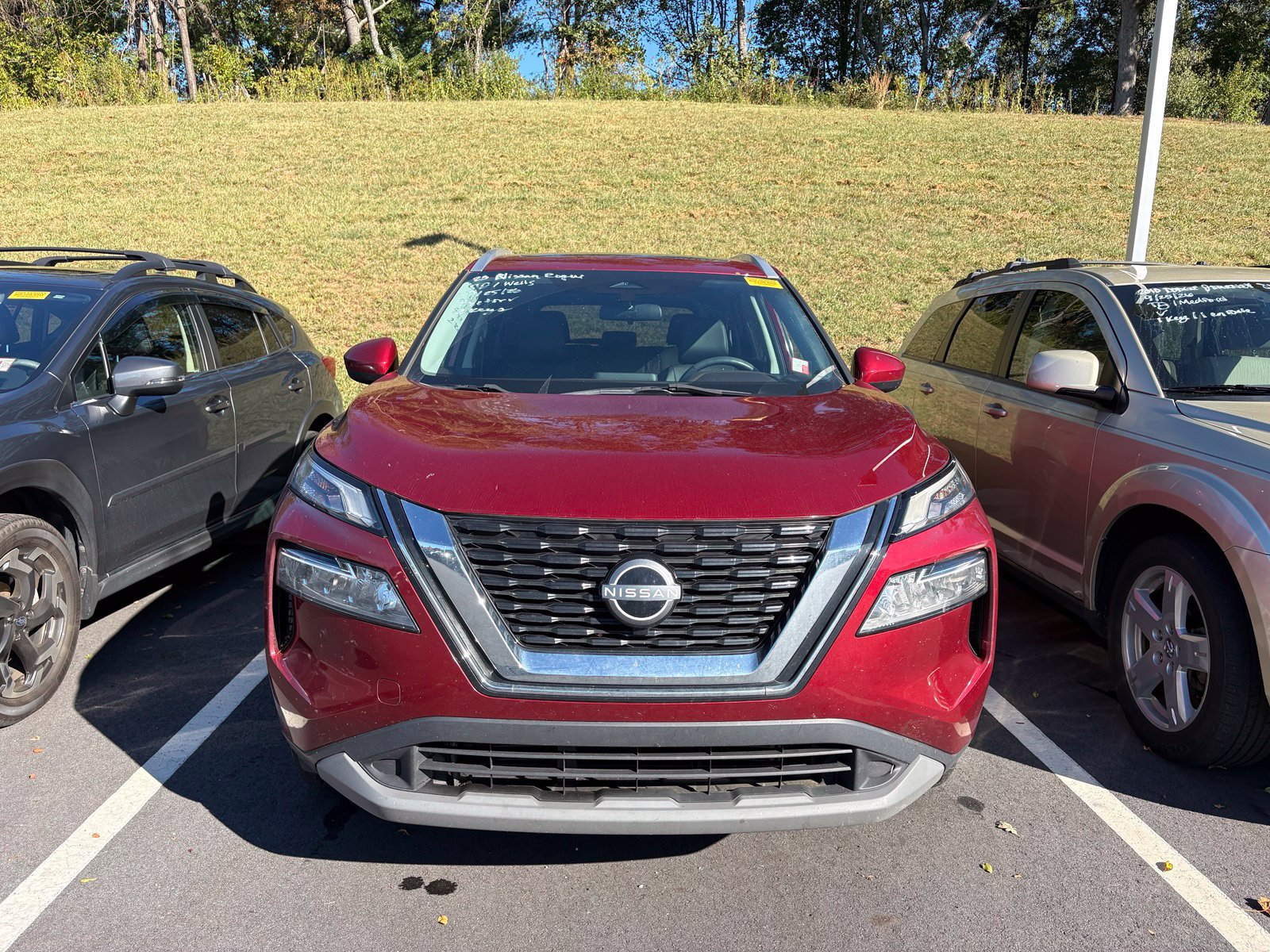 Used 2023 Nissan Rogue SV w/ SV Premium B Package AWD/4WD image 2