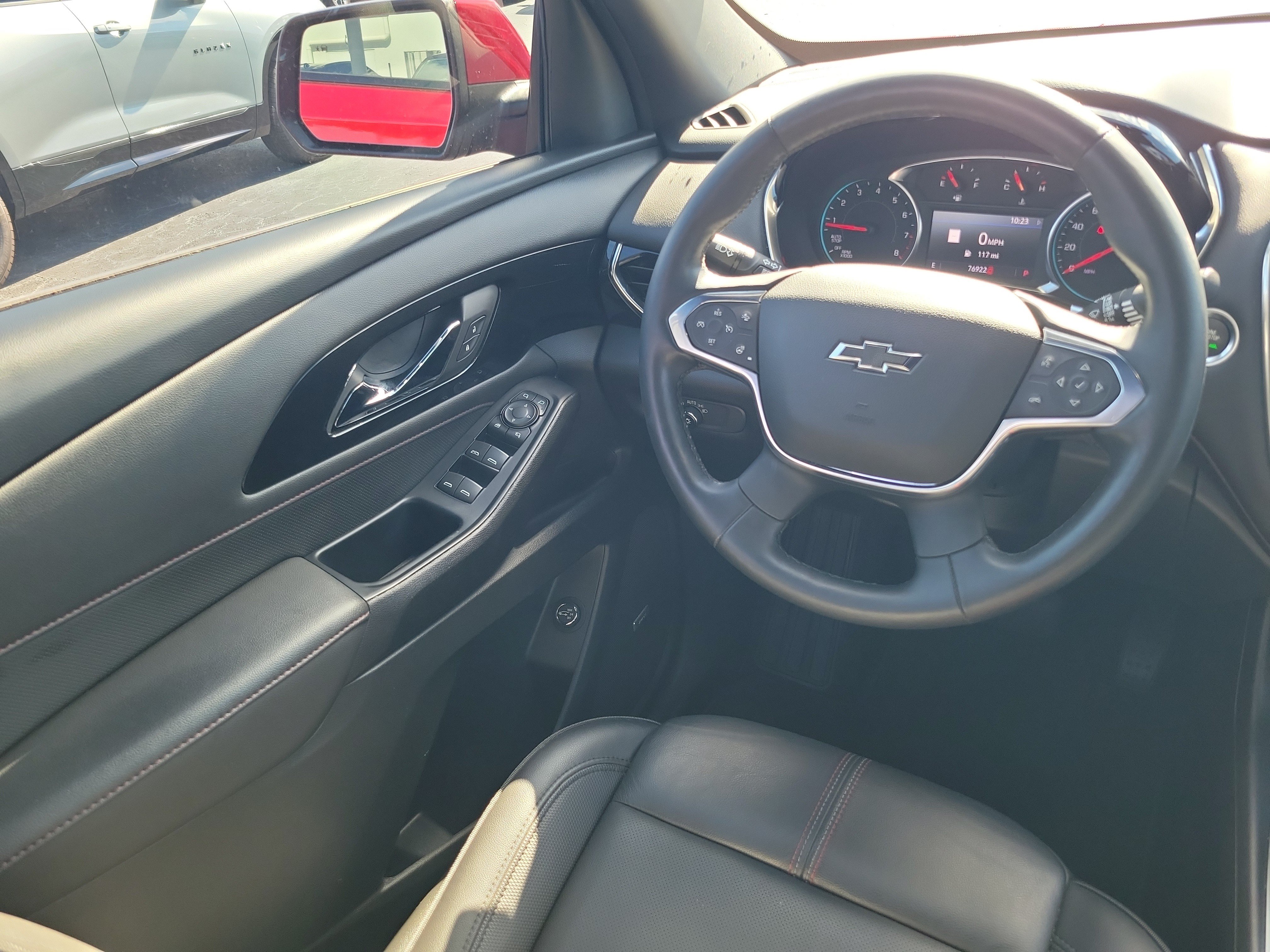Used 2023 Chevrolet Traverse RS FWD image 15
