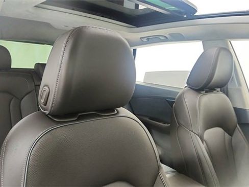 Used 2023 Audi Q8 Prestige w/ Prestige Package image 23