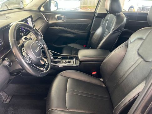 Certified 2022 Kia Sorento SX AWD/4WD image 4
