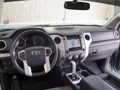 Used 2017 Toyota Tundra SR5 w/ SR5 Upgrade Package AWD/4WD image 11