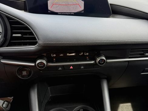Used 2022 MAZDA MAZDA3 s FWD image 25
