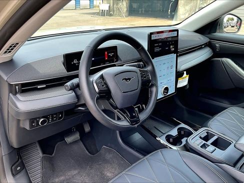 Used 2025 Ford Mustang Mach-E Select w/ Comfort Package Lite image 21