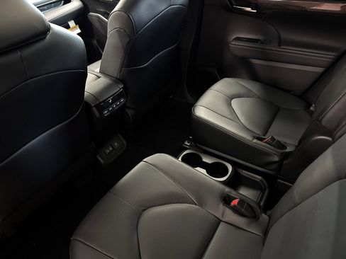New 2026 Toyota Highlander Limited AWD/4WD image 14