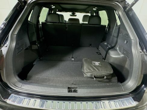 Used 2022 Volkswagen Tiguan SE R-Line image 27