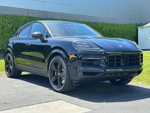 New 2026 Porsche Cayenne S AWD/4WD image 10