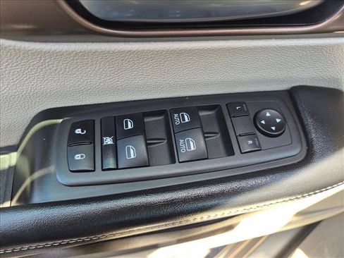 Used 2022 Chrysler Voyager LX FWD image 12