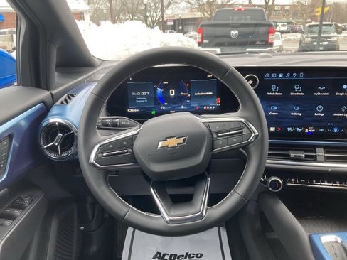 New 2026 Chevrolet Equinox EV LT image 12