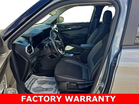Used 2024 Chevrolet TrailBlazer LT w/ LT Cold Weather Package image 9