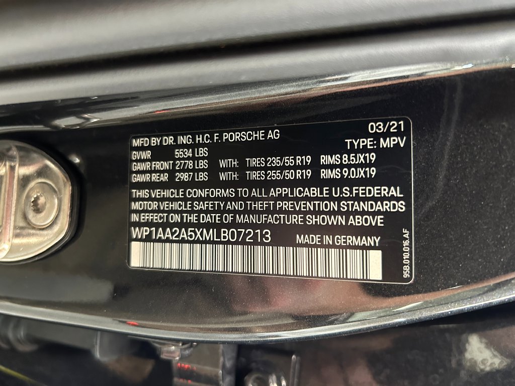 Used 2021 Porsche Macan AWD/4WD image 34