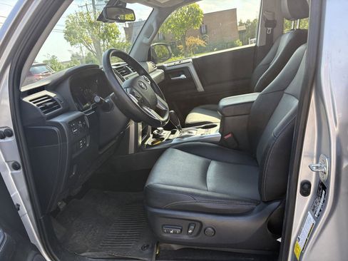 Used 2023 Toyota 4Runner SR5 Premium w/ Moonroof Package AWD/4WD image 10