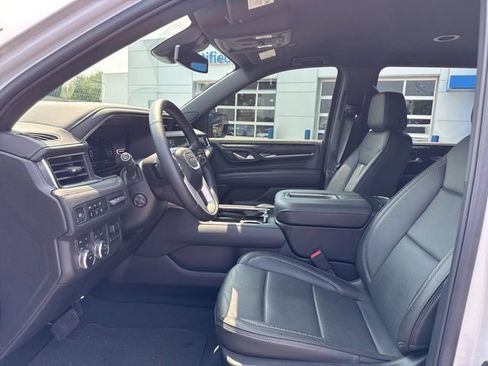Used 2024 GMC Yukon XL Denali w/ Max Trailering Package image 21
