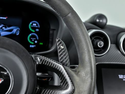 Used 2018 McLaren 570S Spider image 32