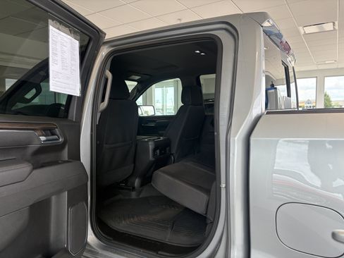 Used 2025 Chevrolet Silverado 1500 LT Trail Boss w/ Convenience Package II AWD/4WD image 22