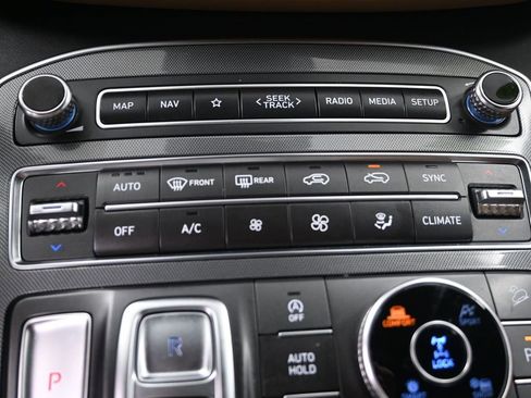 Used 2023 Hyundai Santa Fe Calligraphy image 22
