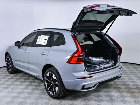 New 2026 Volvo XC60 B5 Plus w/ Protection Package Premier AWD/4WD image 31