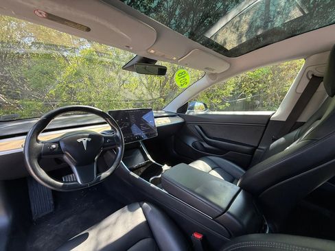 Used 2018 Tesla Model 3 Long Range image 33
