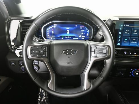 Used 2025 Chevrolet Silverado 2500 ZR2 w/ Technology Package image 36