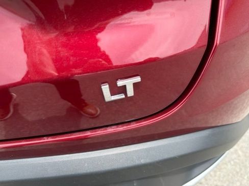 Used 2025 Chevrolet Trax LT FWD image 29