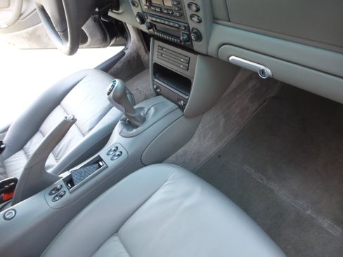 Used 2005 Porsche 911 Cabriolet image 11