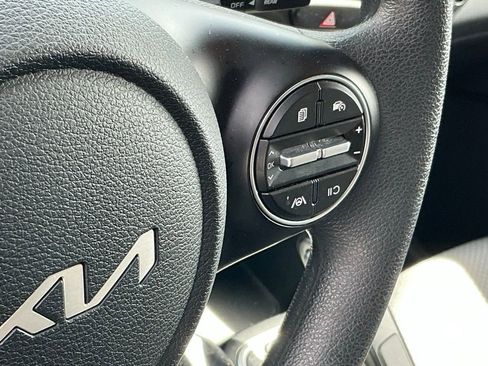 Used 2025 Kia Soul LX w/ LX Technology Package image 5