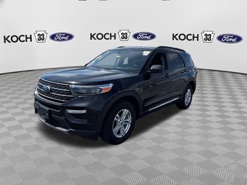 Used 2023 Ford Explorer XLT w/ Equipment Group 202A AWD/4WD image 3