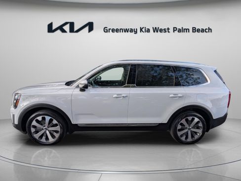 Certified 2022 Kia Telluride EX w/ EX Premium Package image 5
