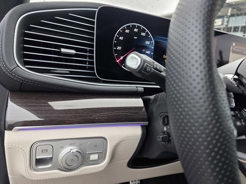 Certified 2025 Mercedes-Benz GLS 450 4MATIC image 18
