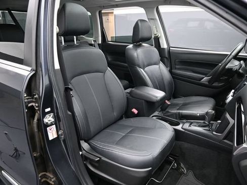 Used 2018 Subaru Forester 2.5i Touring w/ Popular Package #3B AWD/4WD image 29