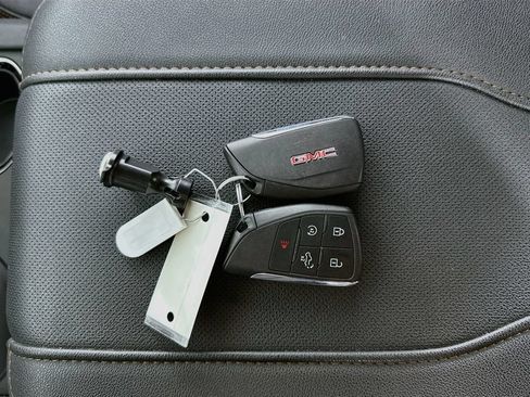 Used 2024 GMC Sierra 1500 AT4 w/ Technology Package AWD/4WD image 35