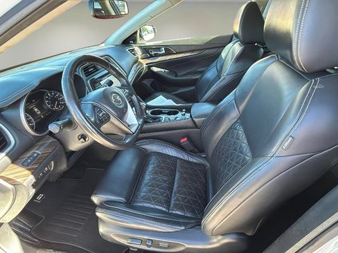 Used 2017 Nissan Maxima Platinum w/ Interior Lighting Package FWD image 13