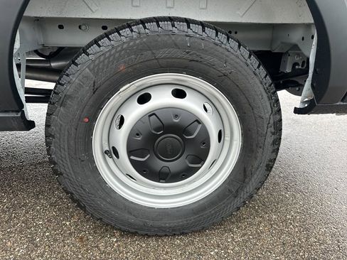 New 2025 Ford Transit 250 Base image 17