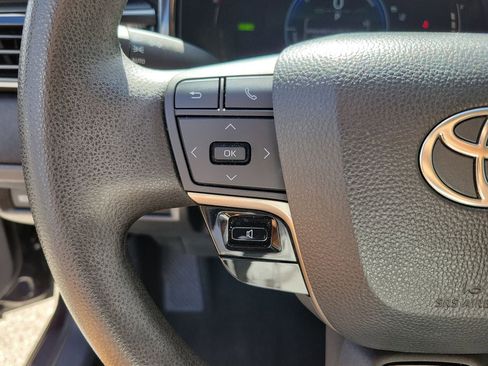 Used 2025 Toyota Camry LE FWD image 21