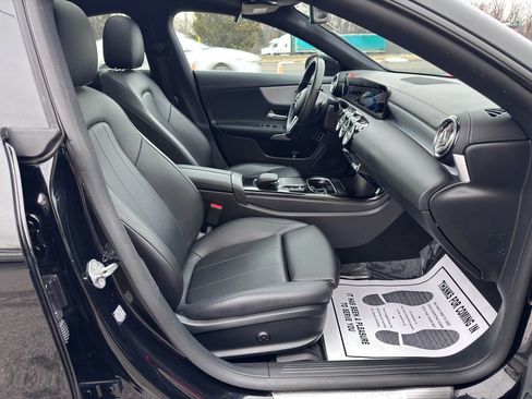 Used 2021 Mercedes-Benz CLA 250 4MATIC image 35