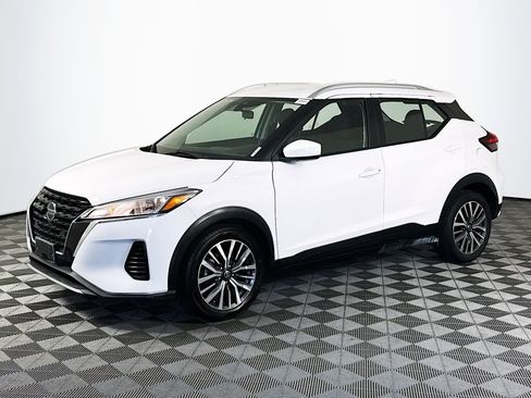 Used 2021 Nissan Kicks SV FWD image 4