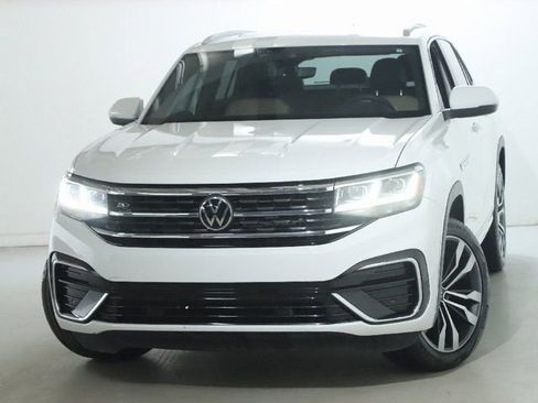 Used 2021 Volkswagen Atlas Cross Sport SEL R-Line w/ Luggage Net & Mats Package image 3