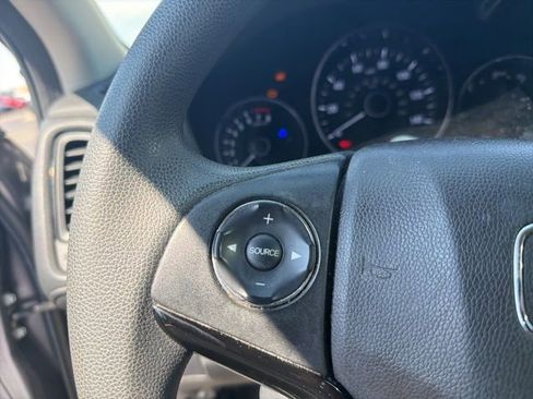 Used 2019 Honda HR-V LX image 15
