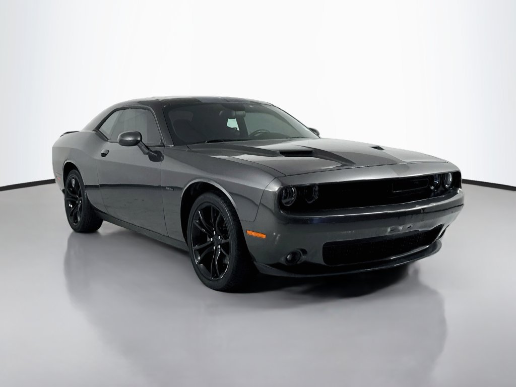 Used 2016 Dodge Challenger R/T w/ Driver Convenience Group RWD image 4