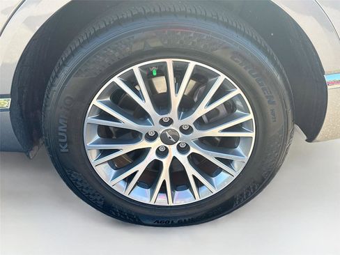 Used 2024 Genesis GV80 2.5T image 28