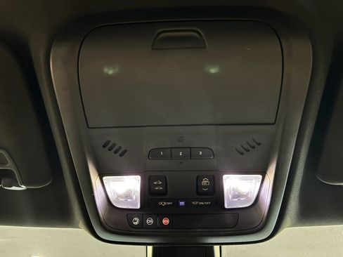 Used 2018 Cadillac XT5 Premium Luxury FWD image 34