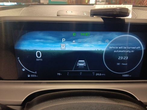 Used 2025 Kia Seltos EX w/ EX Sunroof Package AWD/4WD image 4