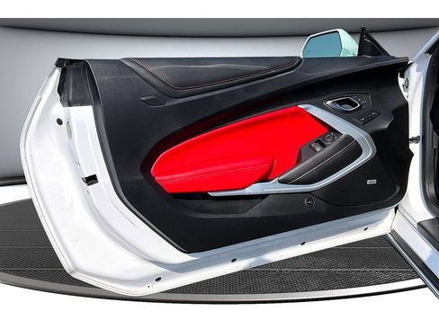 Used 2020 Chevrolet Camaro SS RWD image 28