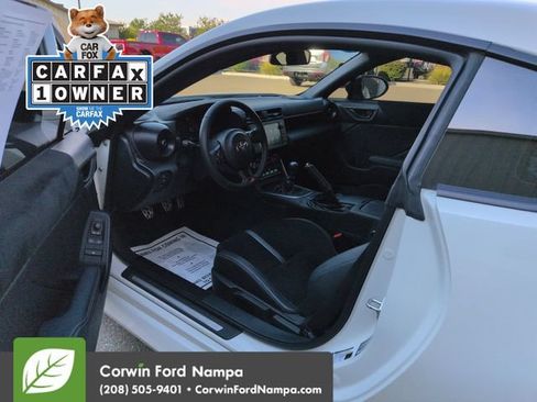 Used 2024 Toyota GR86 Premium RWD image 9