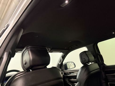 Used 2024 Jeep Wagoneer Series II image 11